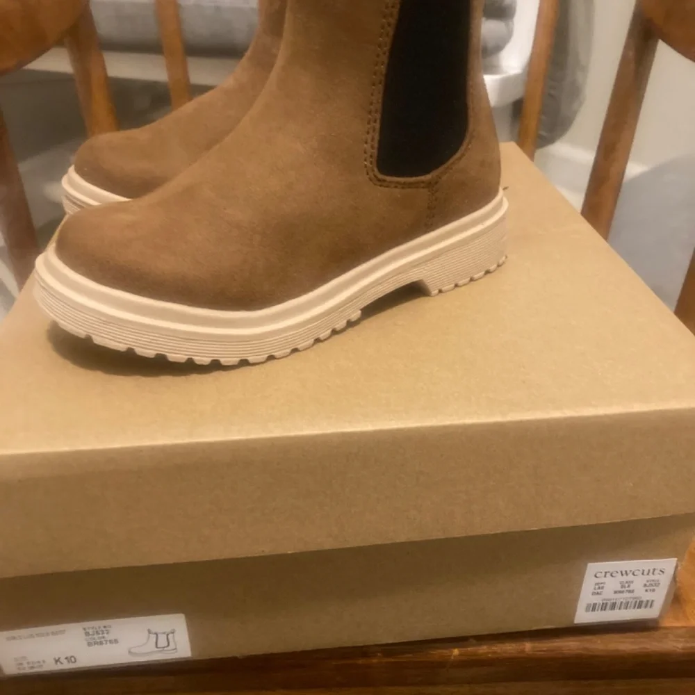 Lug sole boots